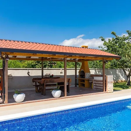 Dolinka Holiday home *