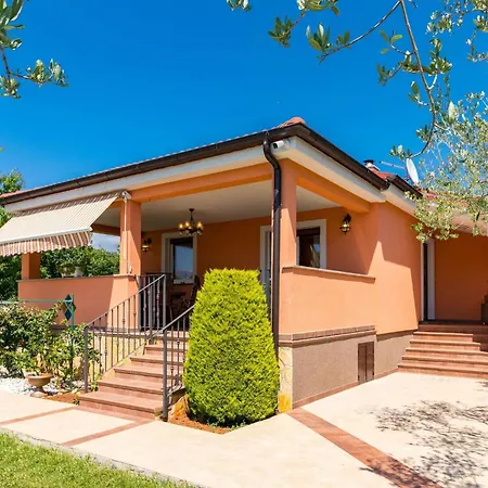 Dolinka Holiday home Pula